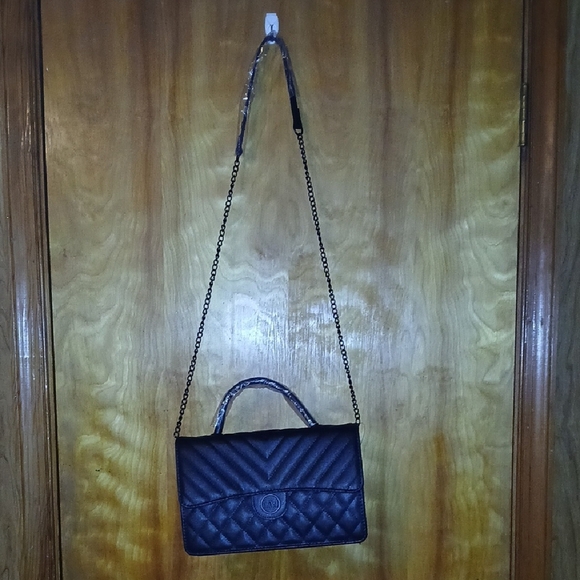 Marilyn Monroe Black Quilted Shoulder Bag with Magnetic Flap Closure - Picture 7 of 9